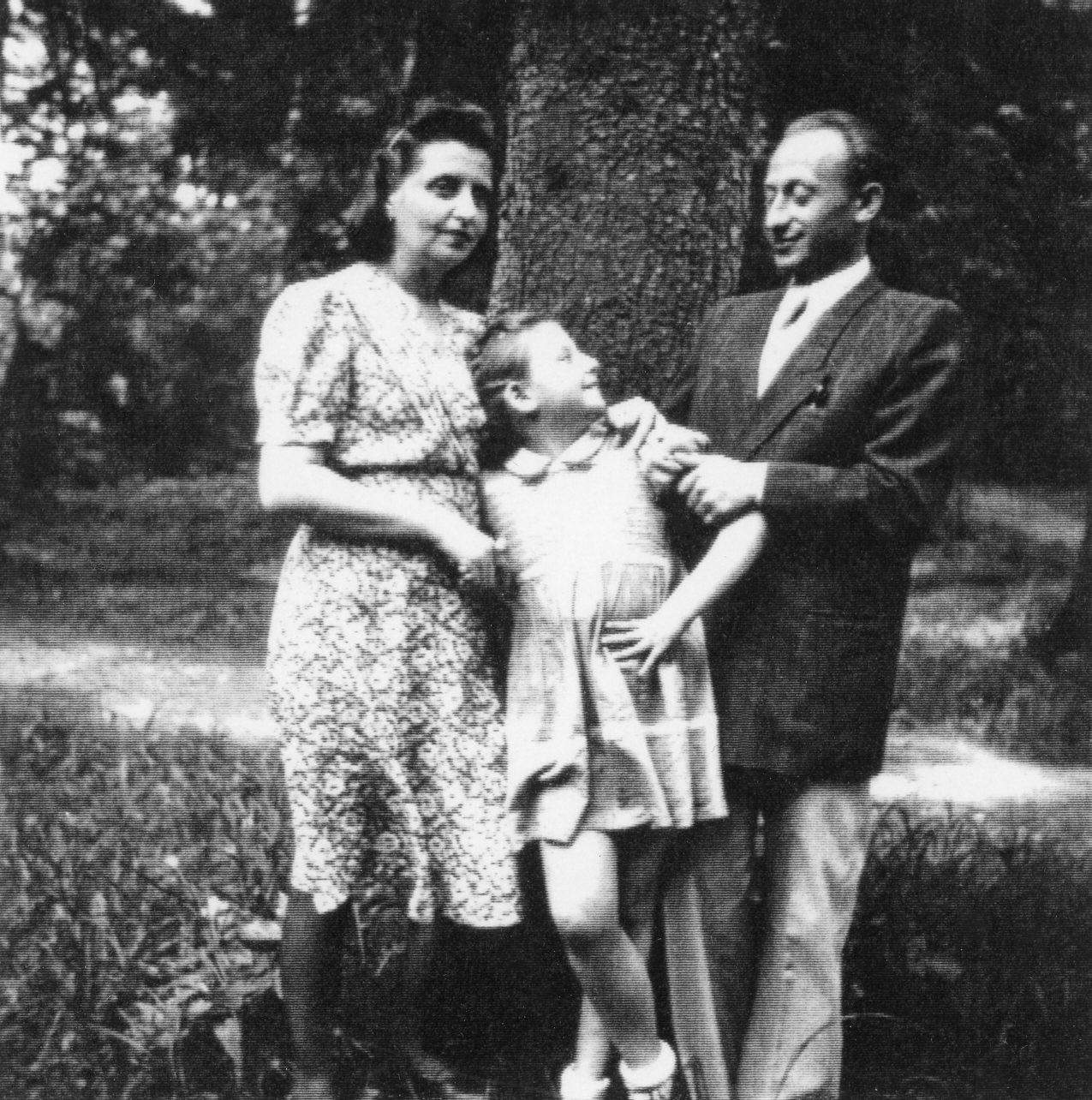 Tola, Reizel and Machel in Landsberg Am Lech Displaced Persons
